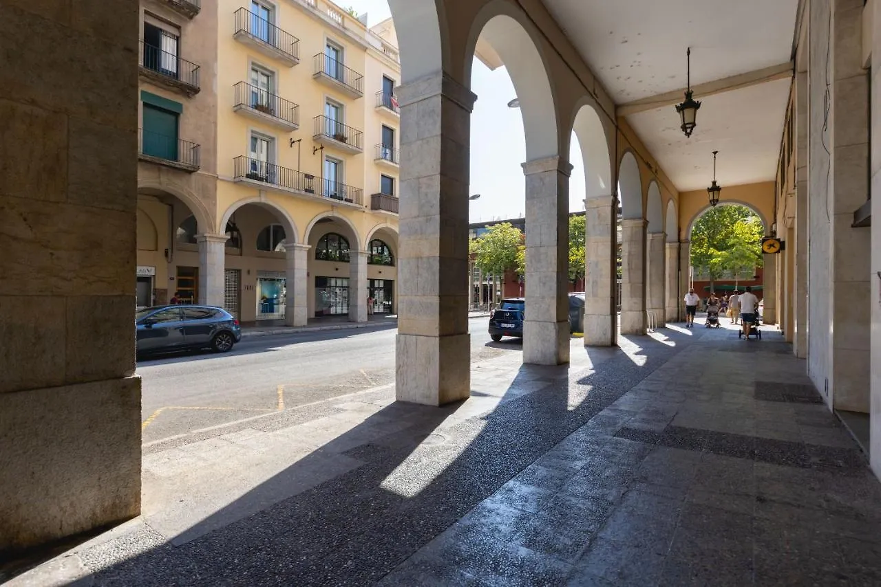 Bravissimo Les Voltes, Modern 1-Bedroom Apartment Girona