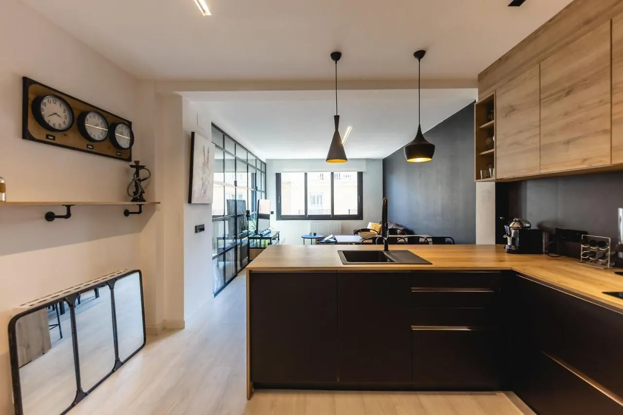 Bravissimo Les Voltes, Modern 1-Bedroom Apartment Girona Spain