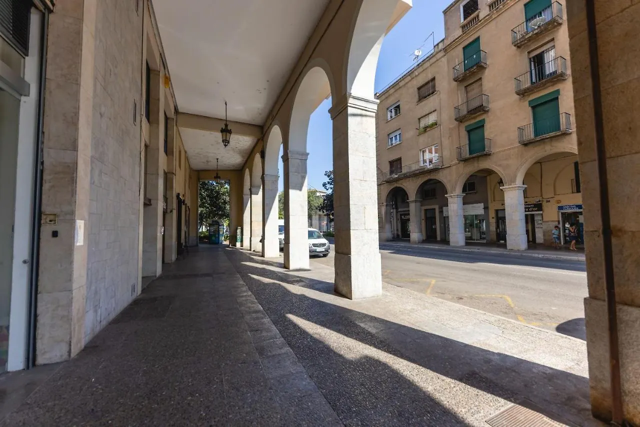 Bravissimo Les Voltes, Modern 1-Bedroom Apartment Girona